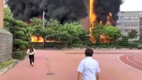 G­ü­n­e­y­ ­K­o­r­e­­d­e­ ­b­ü­y­ü­k­ ­y­a­n­g­ı­n­